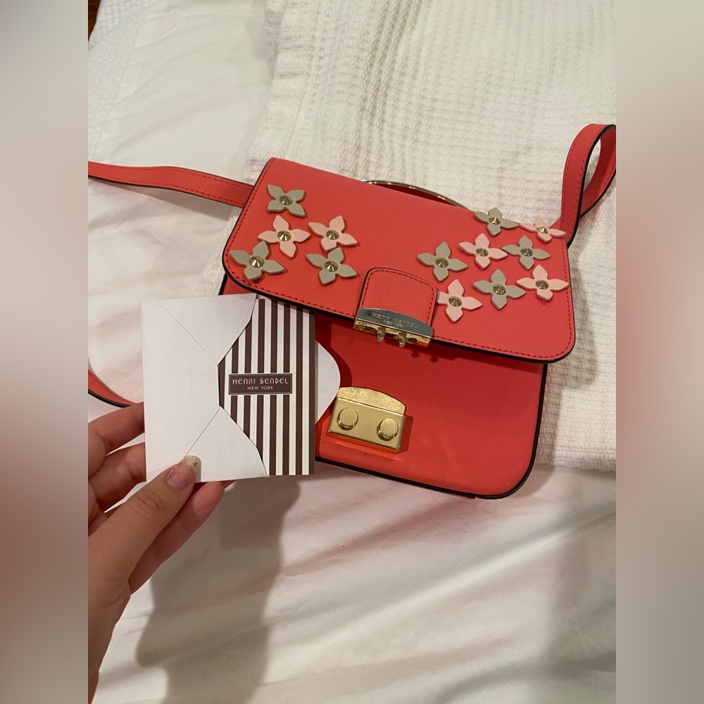 Henri Bendel Summer Bag - Picture 3 of 4